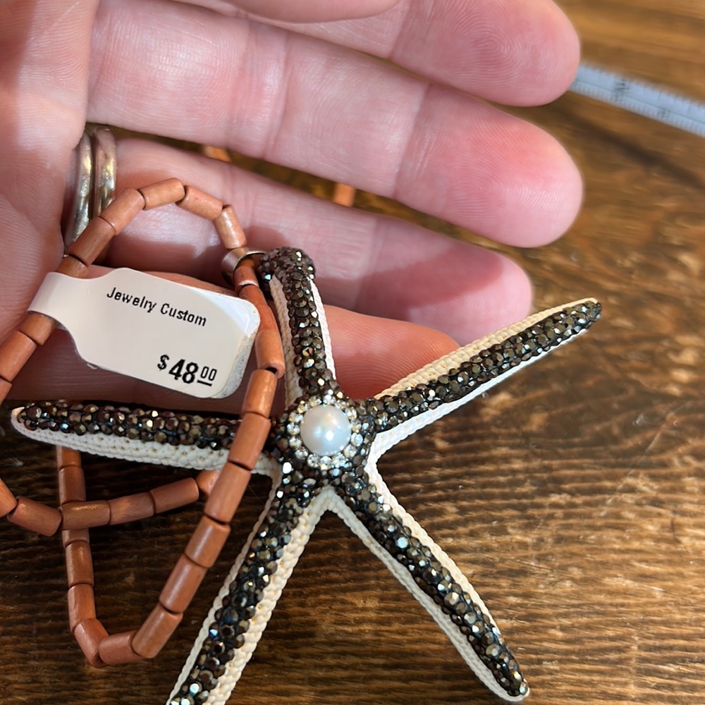 NWT starfish  embellished necklace